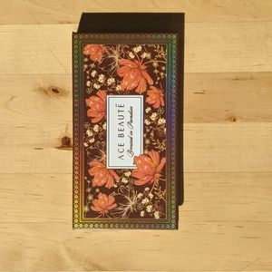 Ace Beaute Bronzed in Paradise Pallet